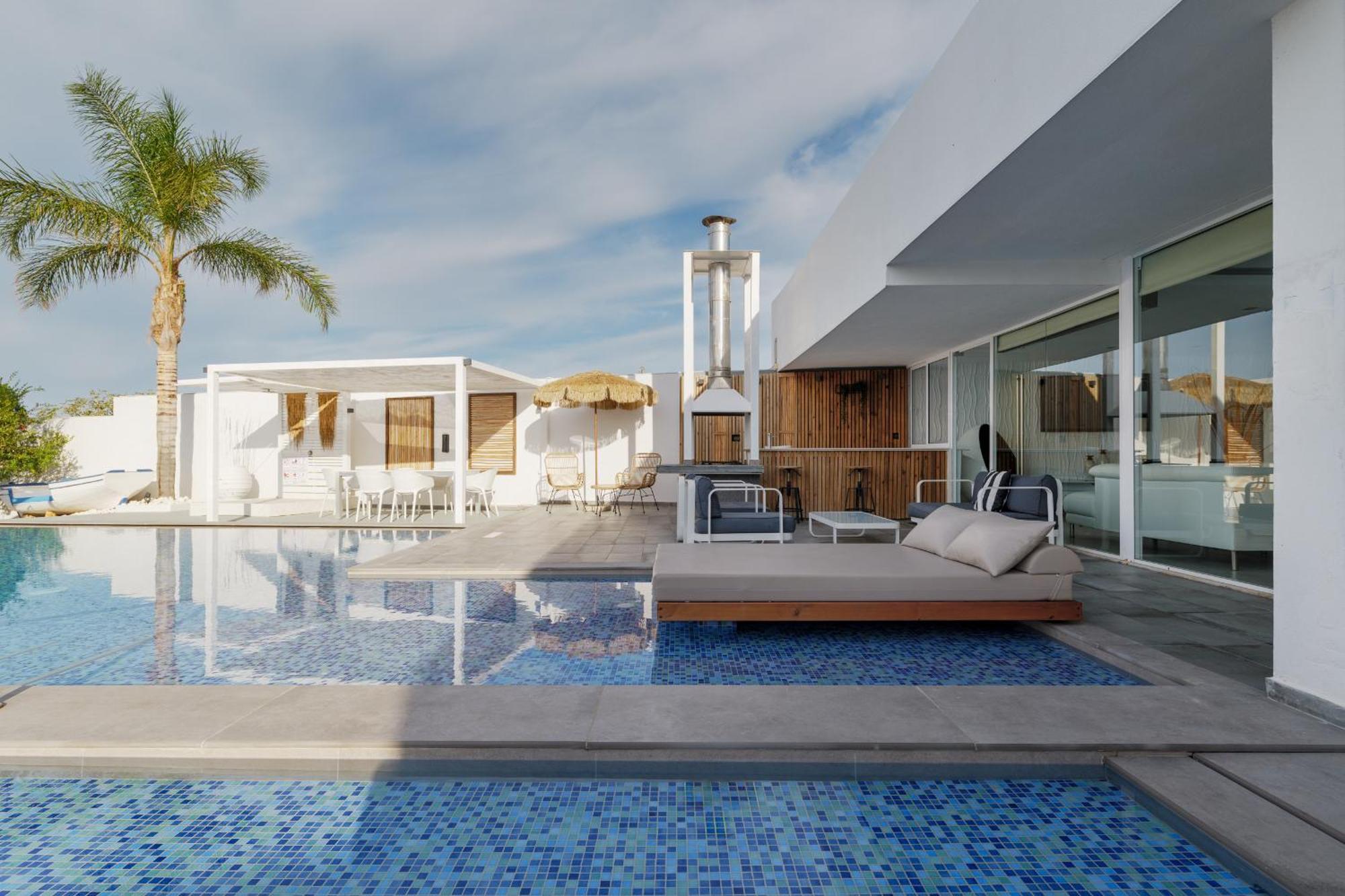 White Luxury Villa แอร์ซอนิสซอส ภายนอก รูปภาพ